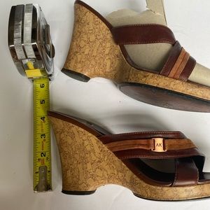 Brown wedge woman sandals by Anne  Klein. Pre-owned. 8.5-9M.